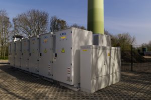 AmstelbatterEi OUDERKERK A/D AMSTEL, THE NETHERLANDS - 11TH OF APRIL 2025
De eerste batterij van De Windvogel, de AmstelbatterEi, voor de turbine van De Windvogel, De Amstelvogel, waar door o.a. projectontwikkelaars Joerie Kluijtmans (Emmet Green) en Kjell Schippers (bestuurslid De Windvogel) aan gewerkt is, in Ouderkerk a/d Amstel op 11 april 2025
CREDIT: Renate Beense